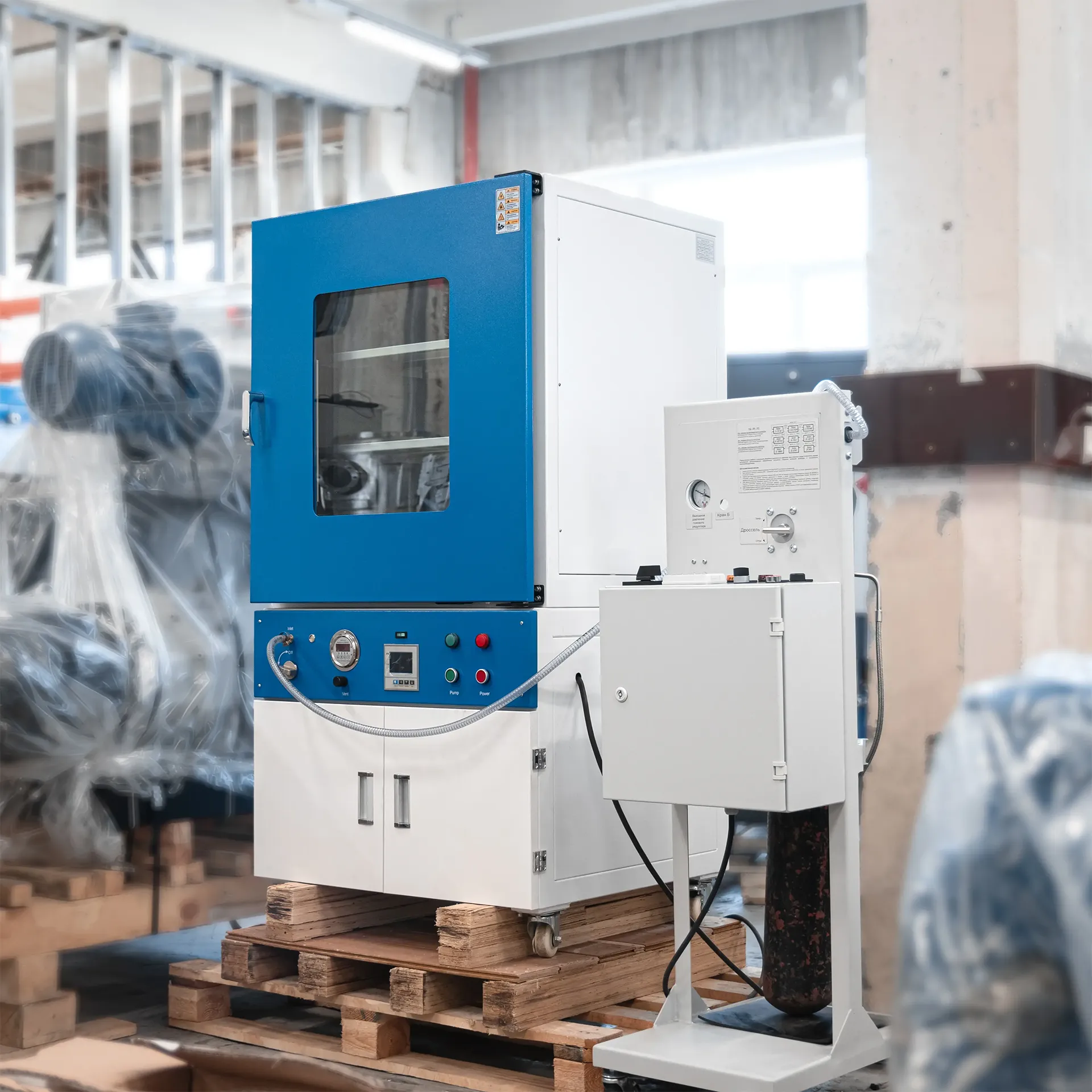 Поставка вакуумного сушильного шкафа с опцией заполнения инертным газом
