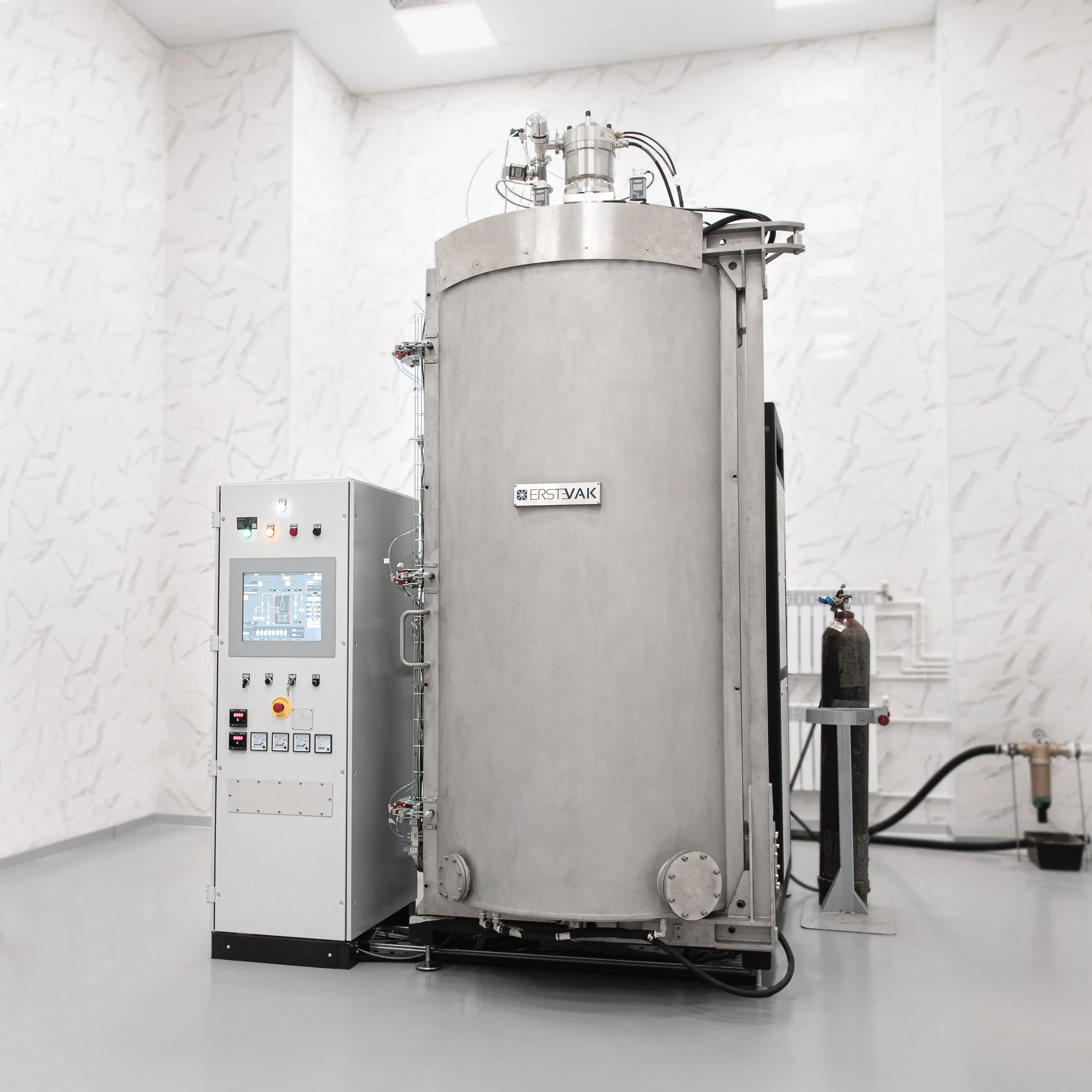 Поставка откачного поста для электровакуумных приборов